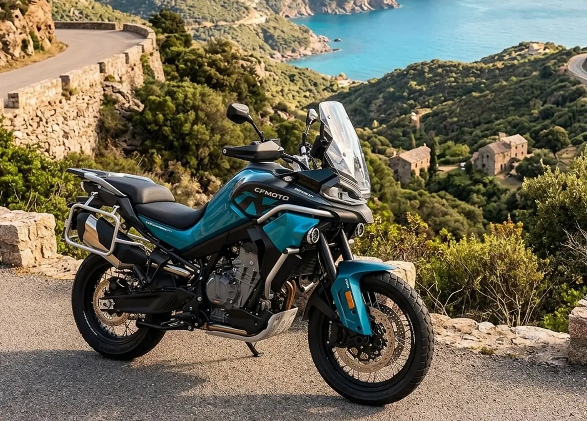 CFMoto 800MT-ES 2026 : prix en France, performances, moteur et équipements
